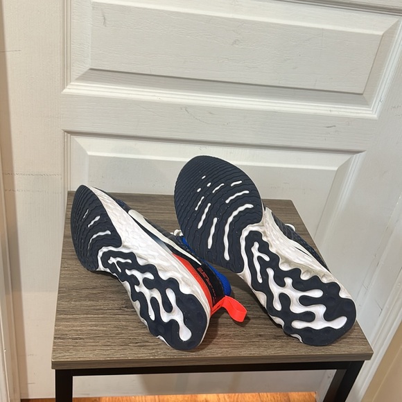 NIKE REACT INFINITY RUN FLY KNIT RUNNING SHOES IN SIZE 8.5 - Picture 7 of 10